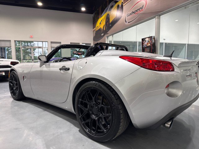 Used 2009 Pontiac Solstice GXP w/ Premium Package RWD image 37