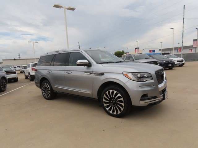 Certified 2024 Lincoln Navigator Black Label AWD/4WD image 6