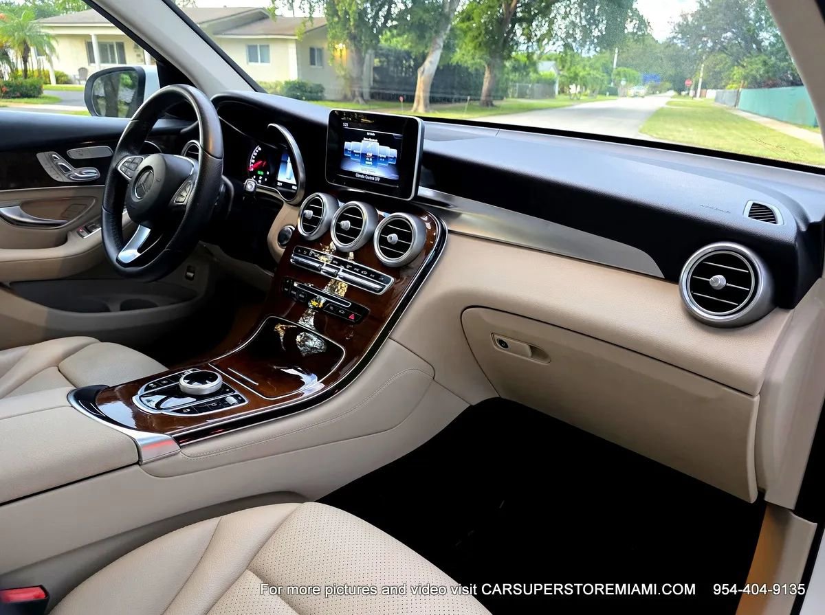 Used 2018 Mercedes-Benz GLC 300 w/ Premium Package image 40