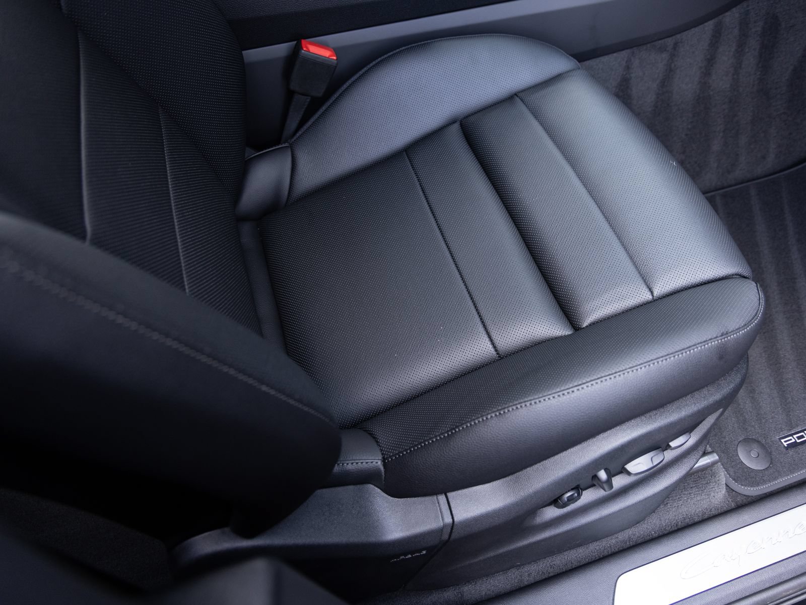 New 2026 Porsche Cayenne S AWD/4WD image 35