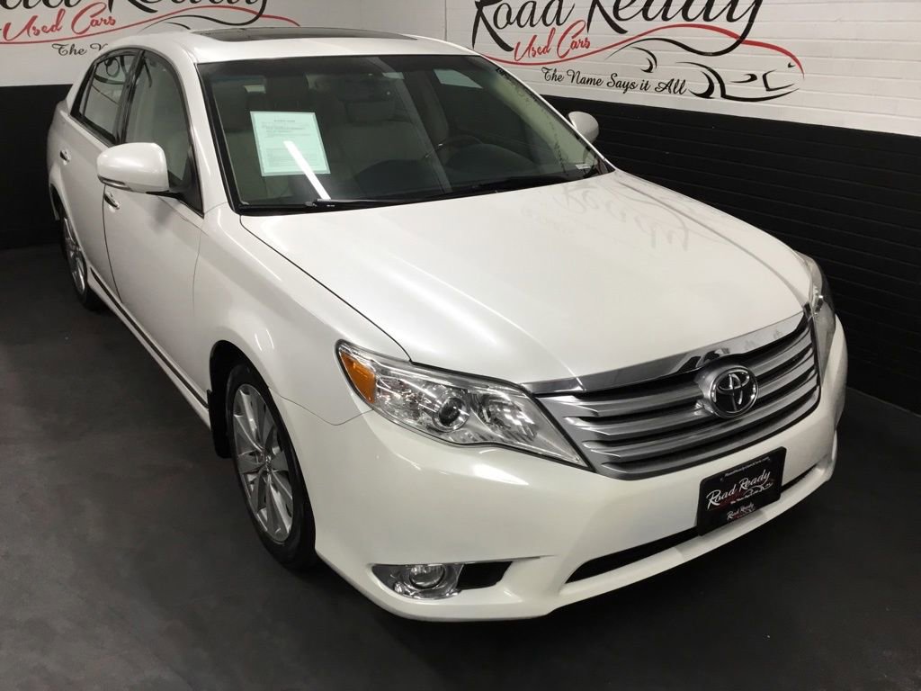 Used 2011 Toyota Avalon Limited FWD image 2