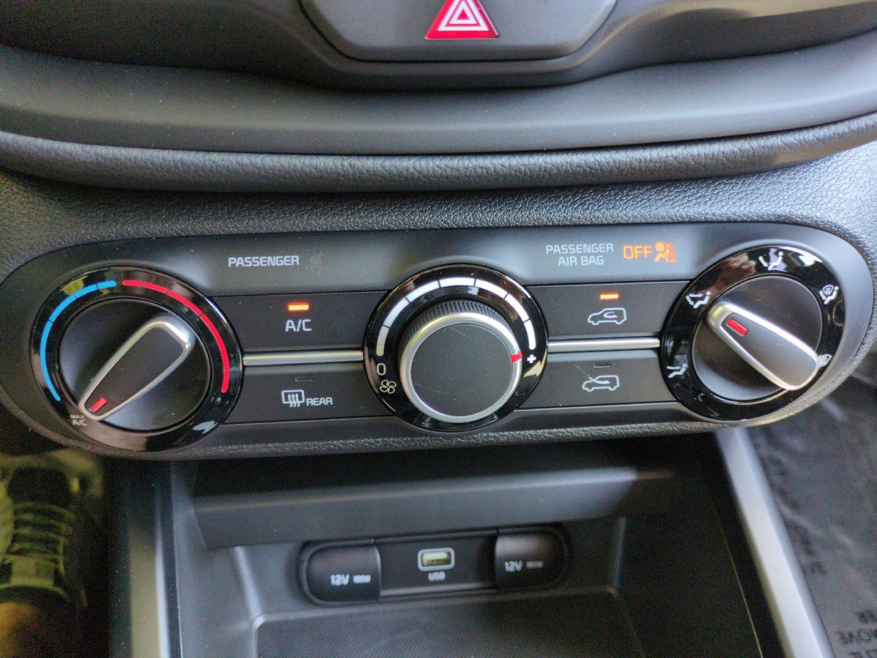 New 2025 Kia Soul LX w/ LX Technology Package FWD image 28