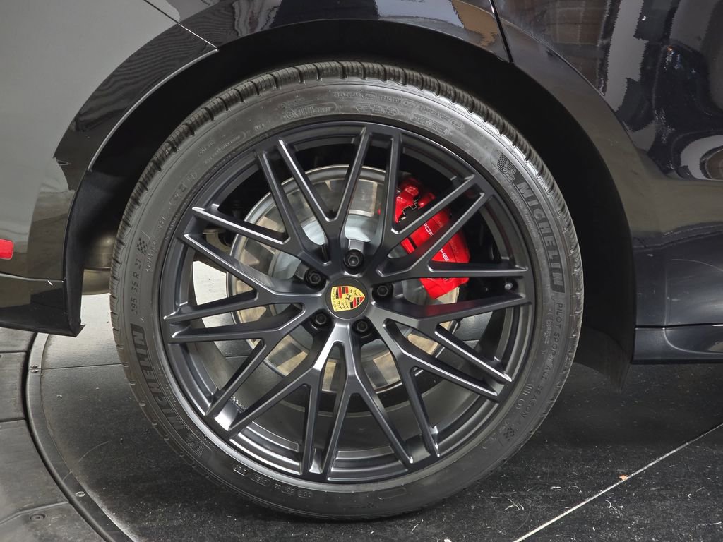 Certified 2026 Porsche Macan GTS image 29