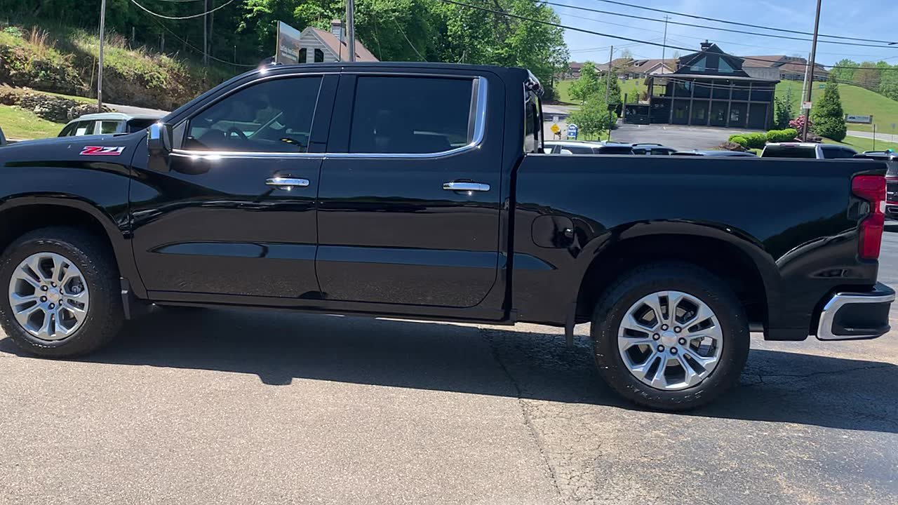 Used 2024 Chevrolet Silverado 1500 LTZ w/ LTZ Premium Package AWD/4WD image 2