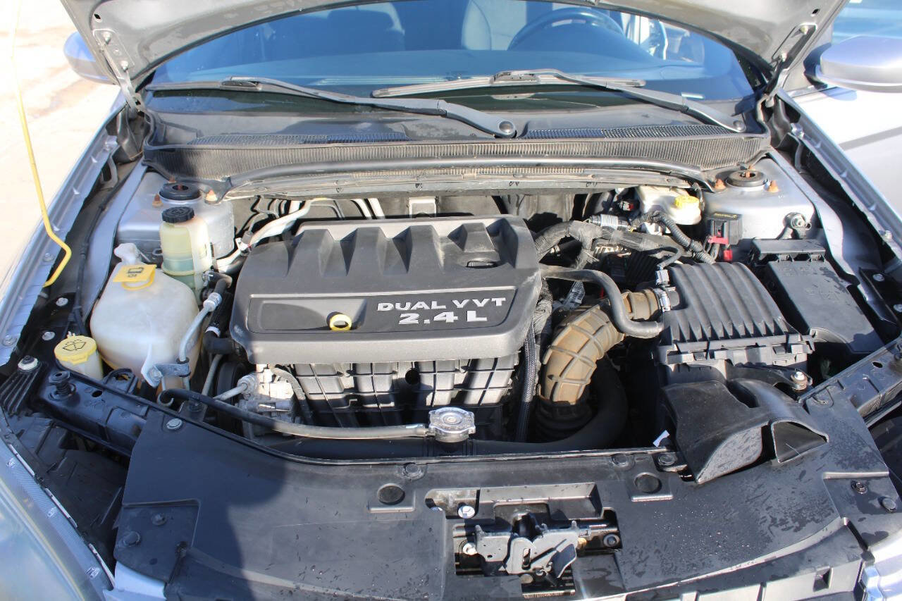 Used 2013 Chrysler 200 Touring w/ S Exterior Appearance Pkg image 23