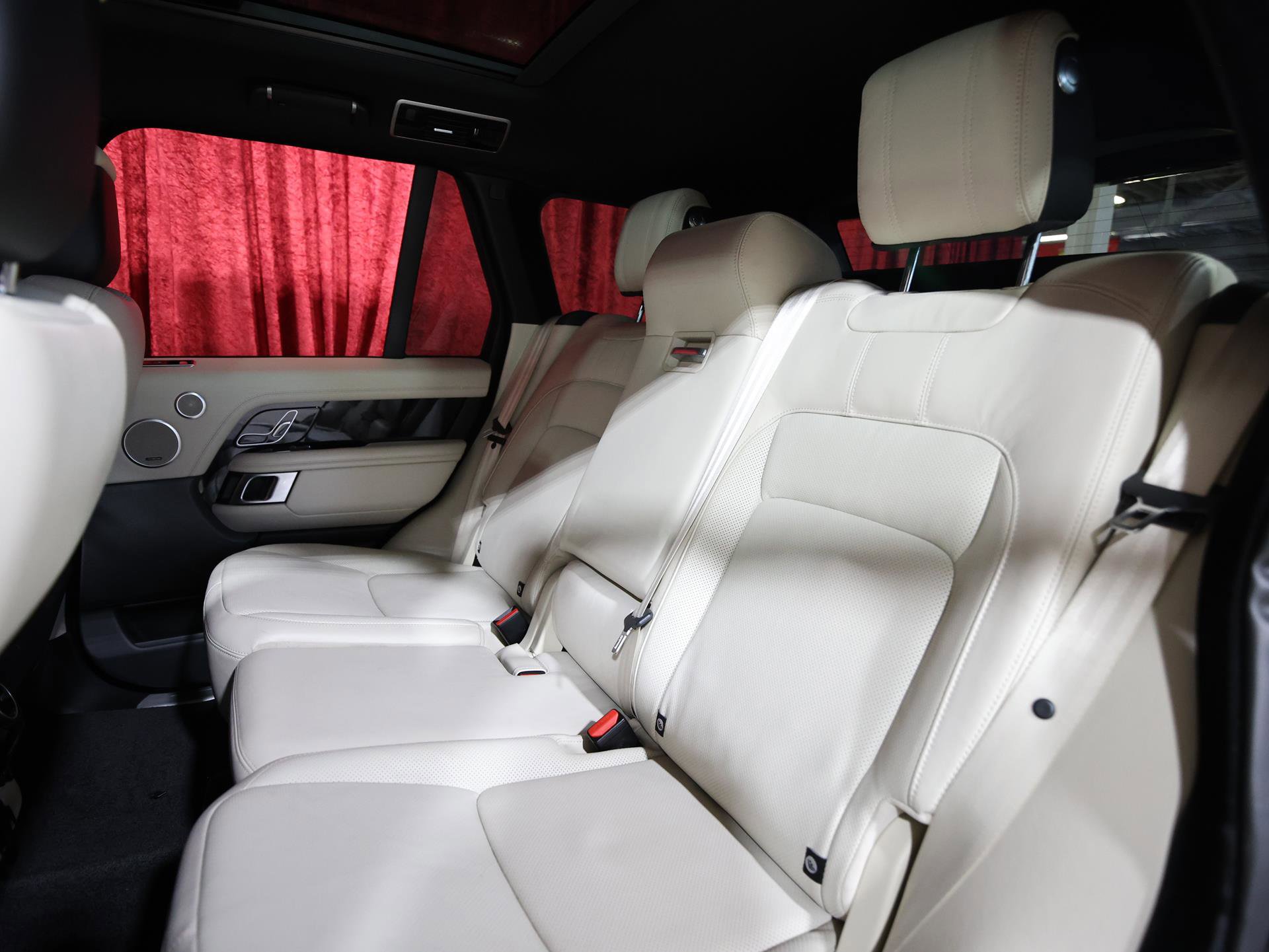 Used 2020 Land Rover Range Rover HSE AWD/4WD image 14