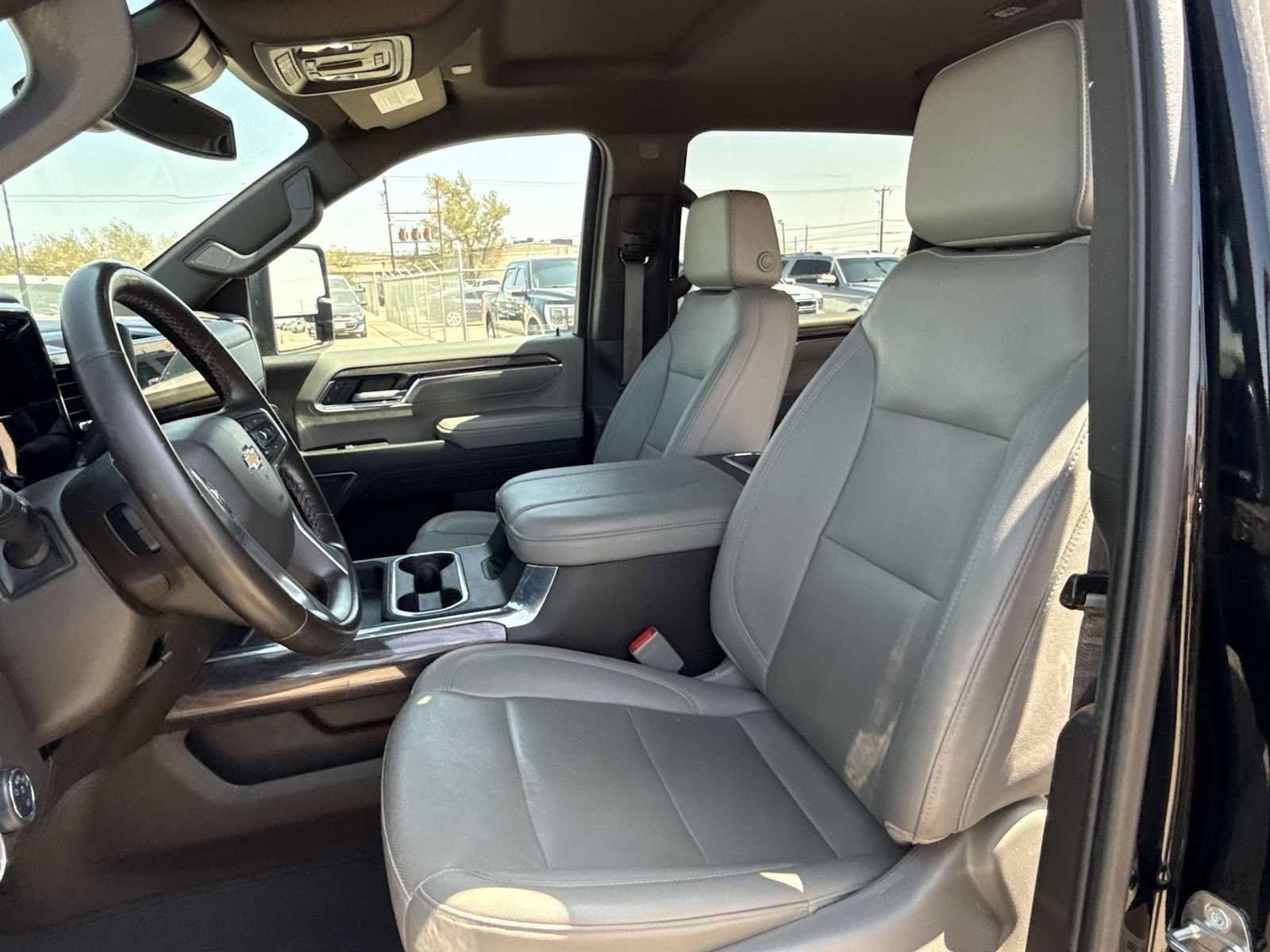 Used 2024 Chevrolet Silverado 3500 LTZ w/ LTZ Convenience Package AWD/4WD image 15