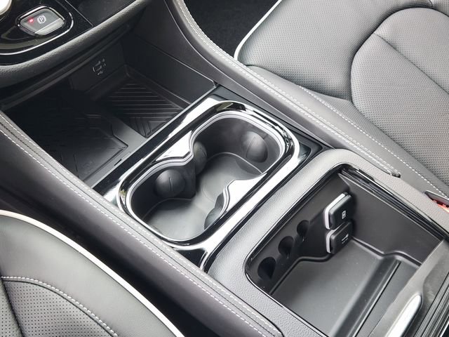 New 2026 Chrysler Pacifica Limited FWD image 16