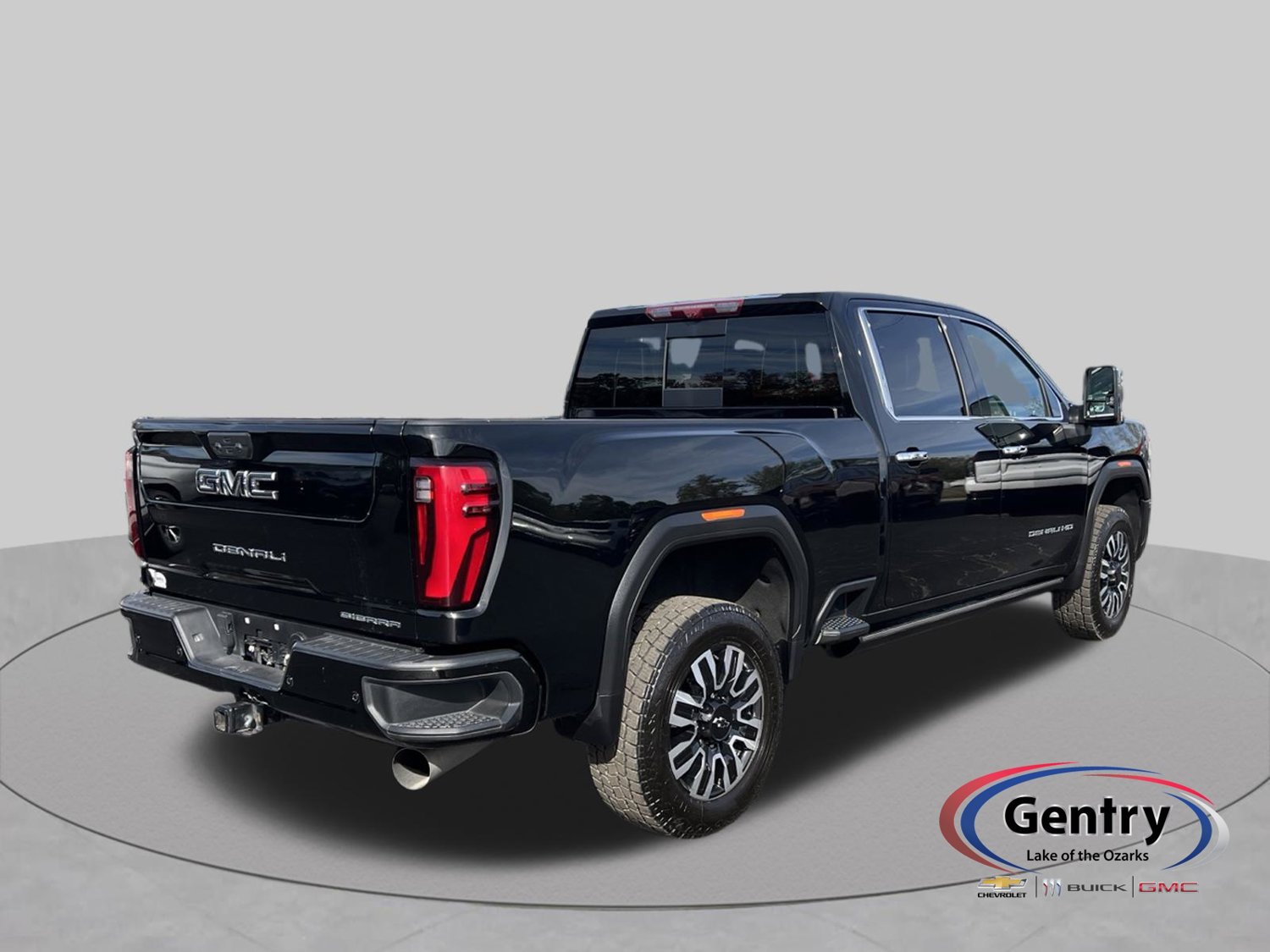 Used 2024 GMC Sierra 2500 Denali Ultimate AWD/4WD image 5