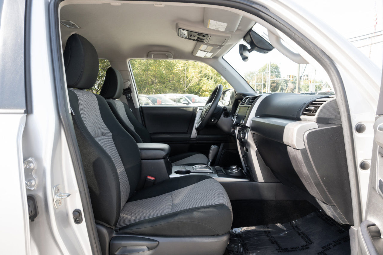 Used 2024 Toyota 4Runner SR5 image 30