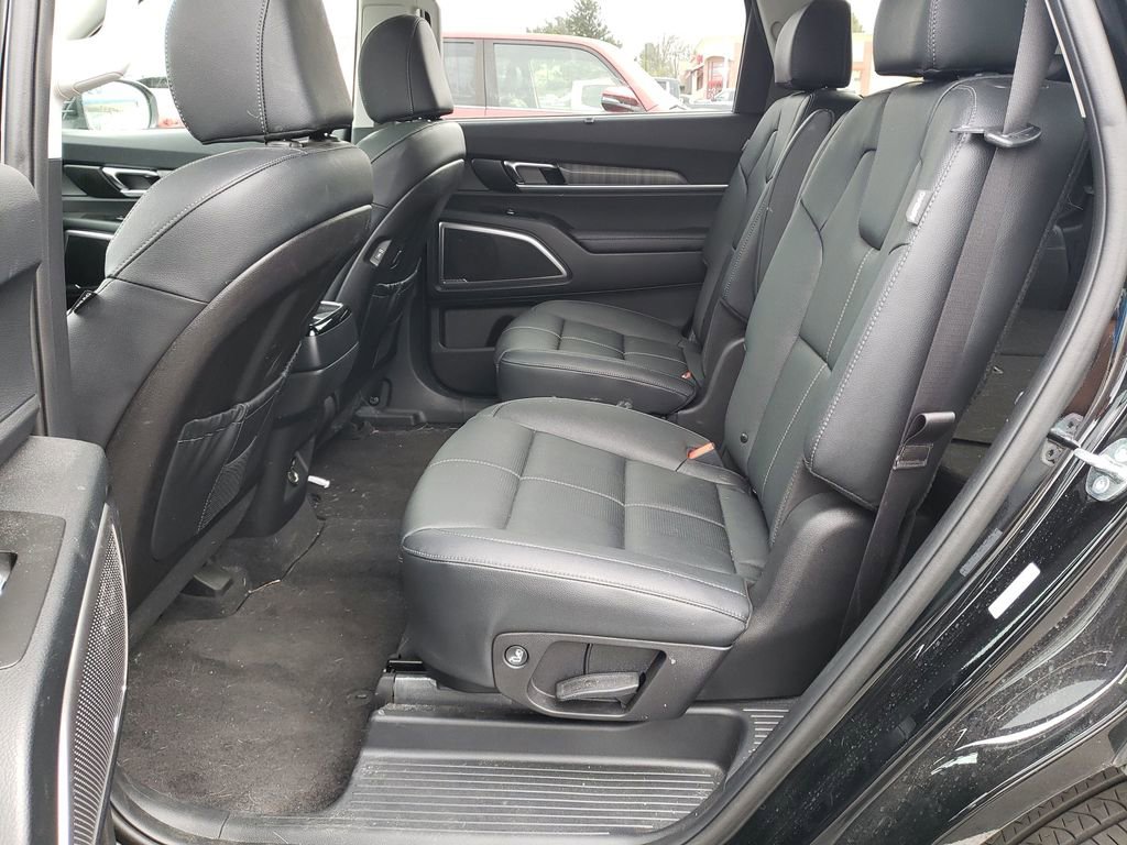 Used 2025 Kia Telluride EX w/ EX Captain's Chair Package image 25