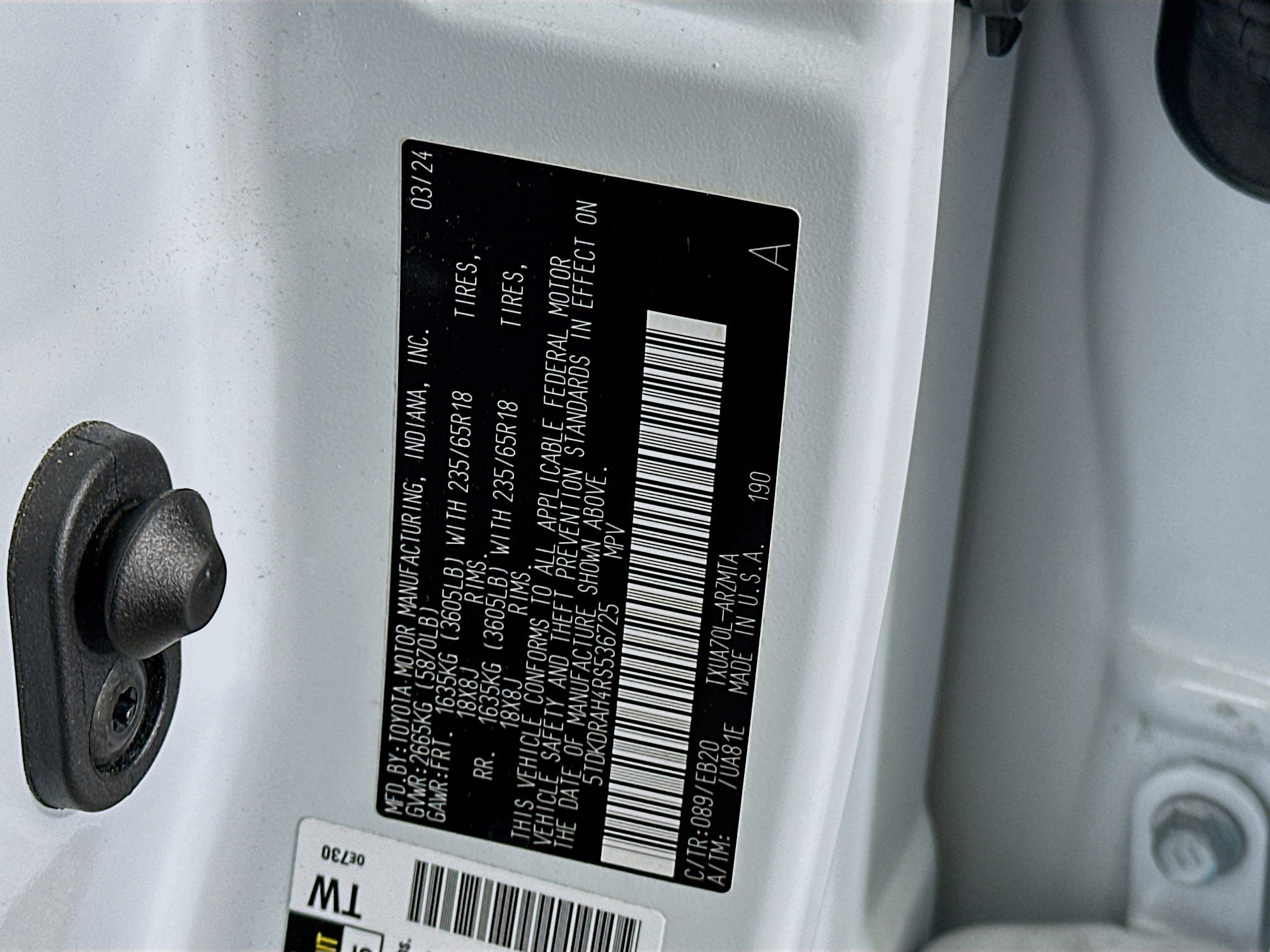 Used 2024 Toyota Highlander XLE image 12