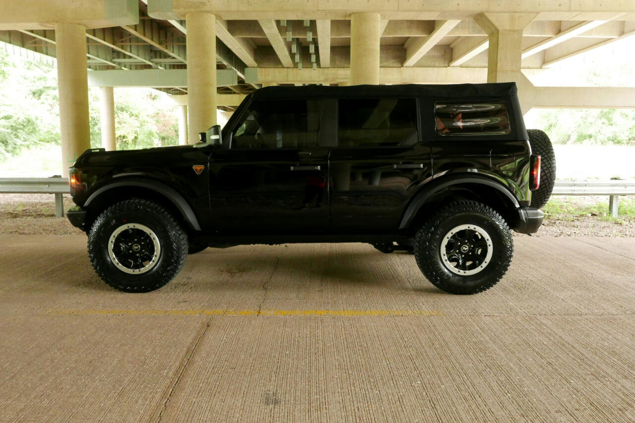 Used 2021 Ford Bronco Badlands image 32