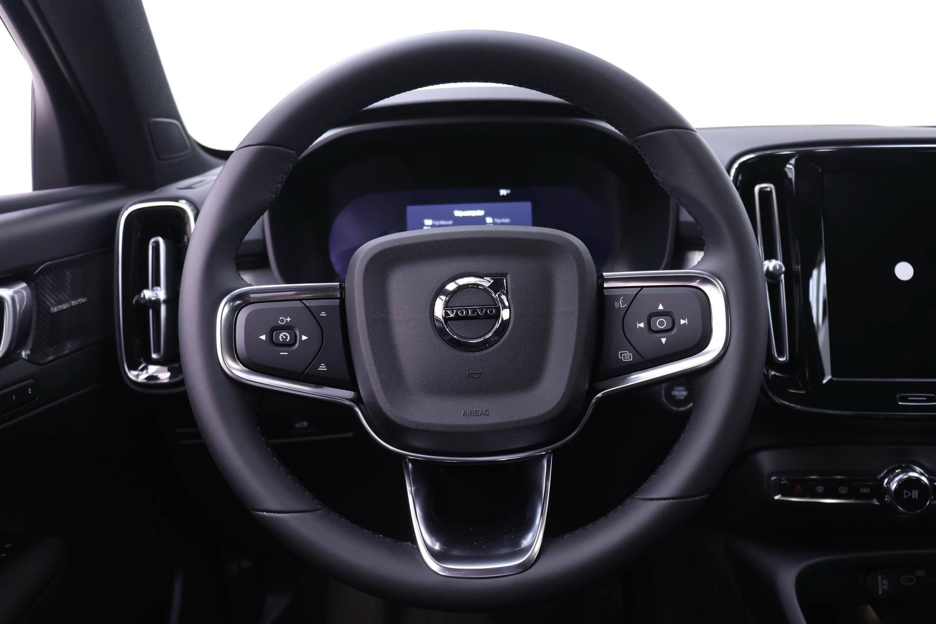 New 2026 Volvo XC40 B5 Ultra w/ Protection Package Premier AWD/4WD image 15