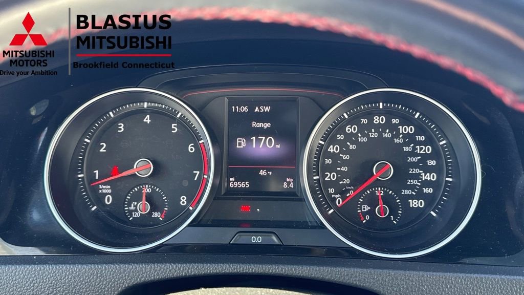 Used 2018 Volkswagen GTI SE image 32