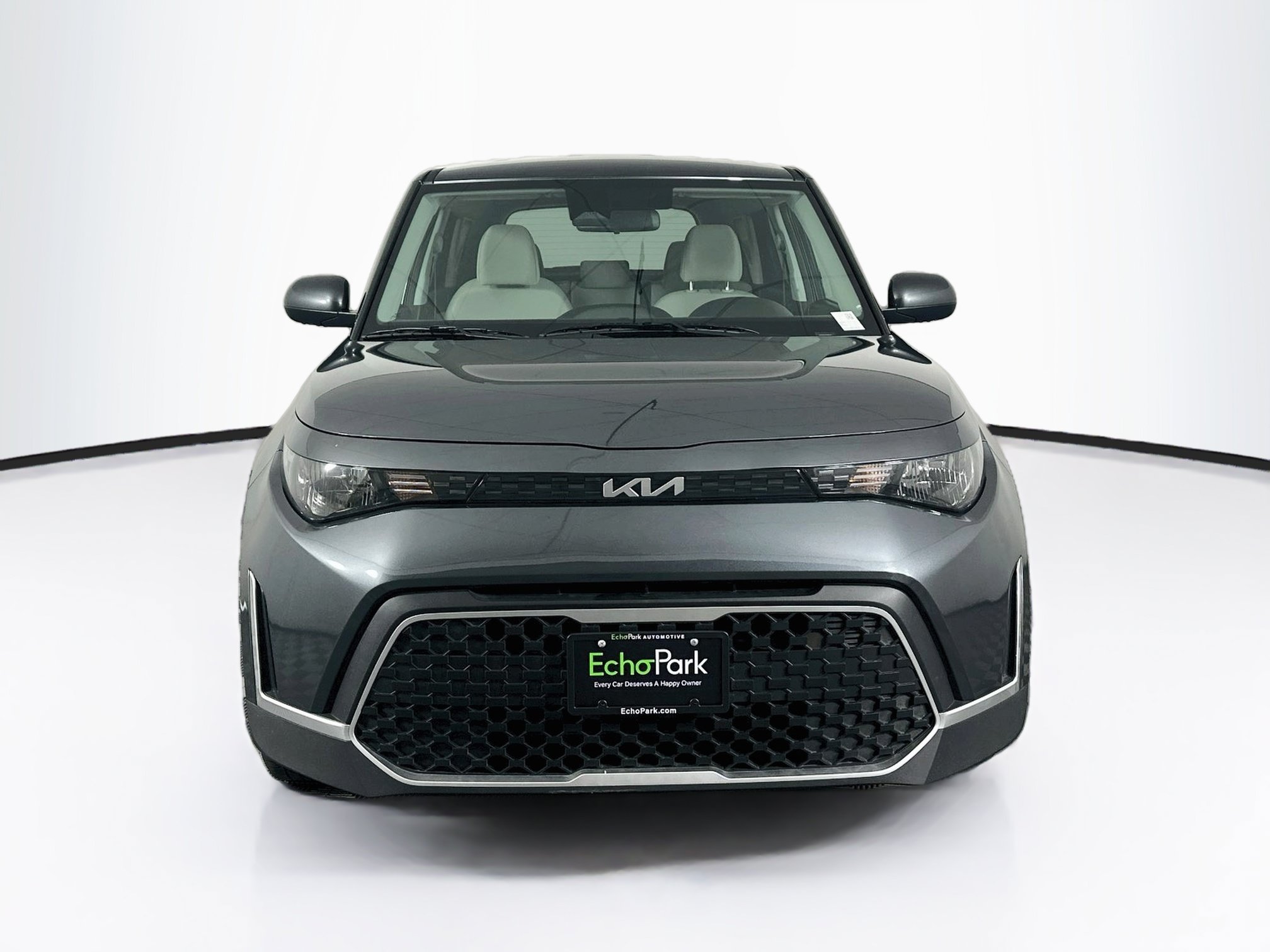Used 2025 Kia Soul LX w/ LX Technology Package FWD image 2