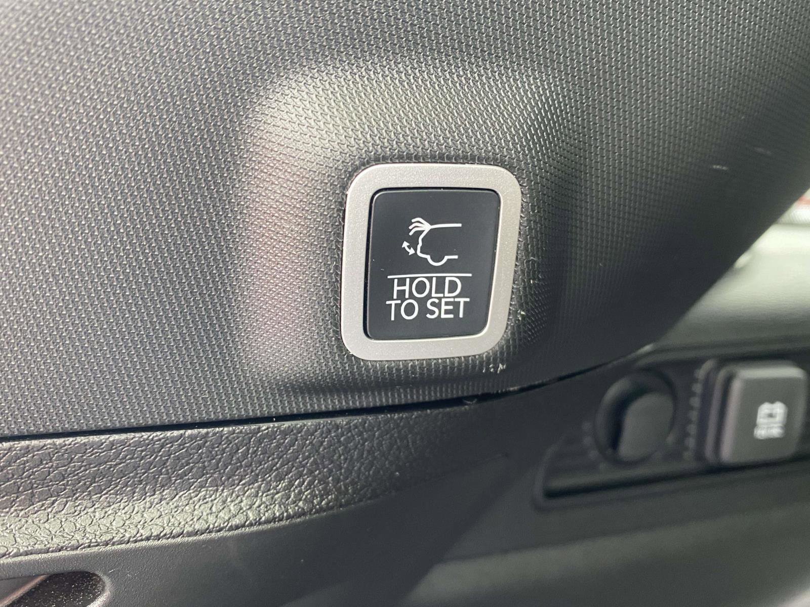 Certified 2024 Jeep Grand Cherokee Altitude image 39