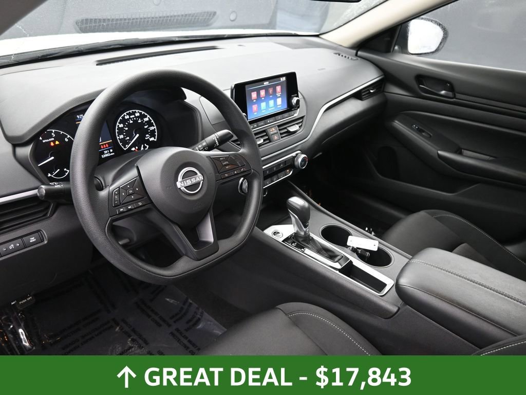 Used 2024 Nissan Altima 2.5 S FWD image 21