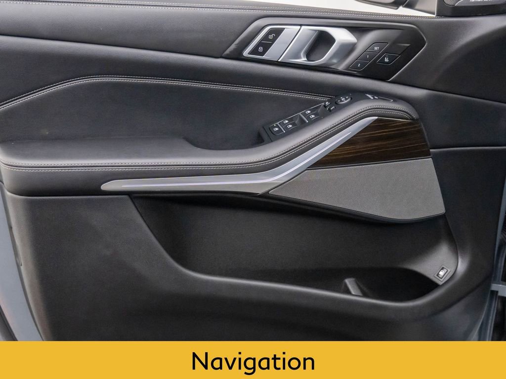 Used 2025 BMW X5 xDrive50e w/ Executive Package image 13