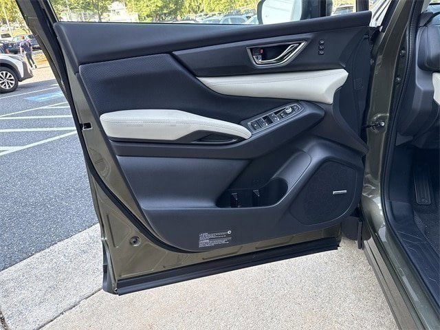 New 2025 Subaru Ascent Limited image 7