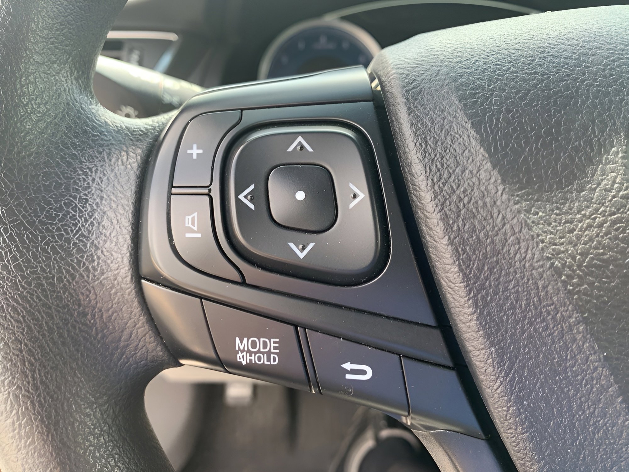 Used 2017 Toyota Camry LE FWD image 10