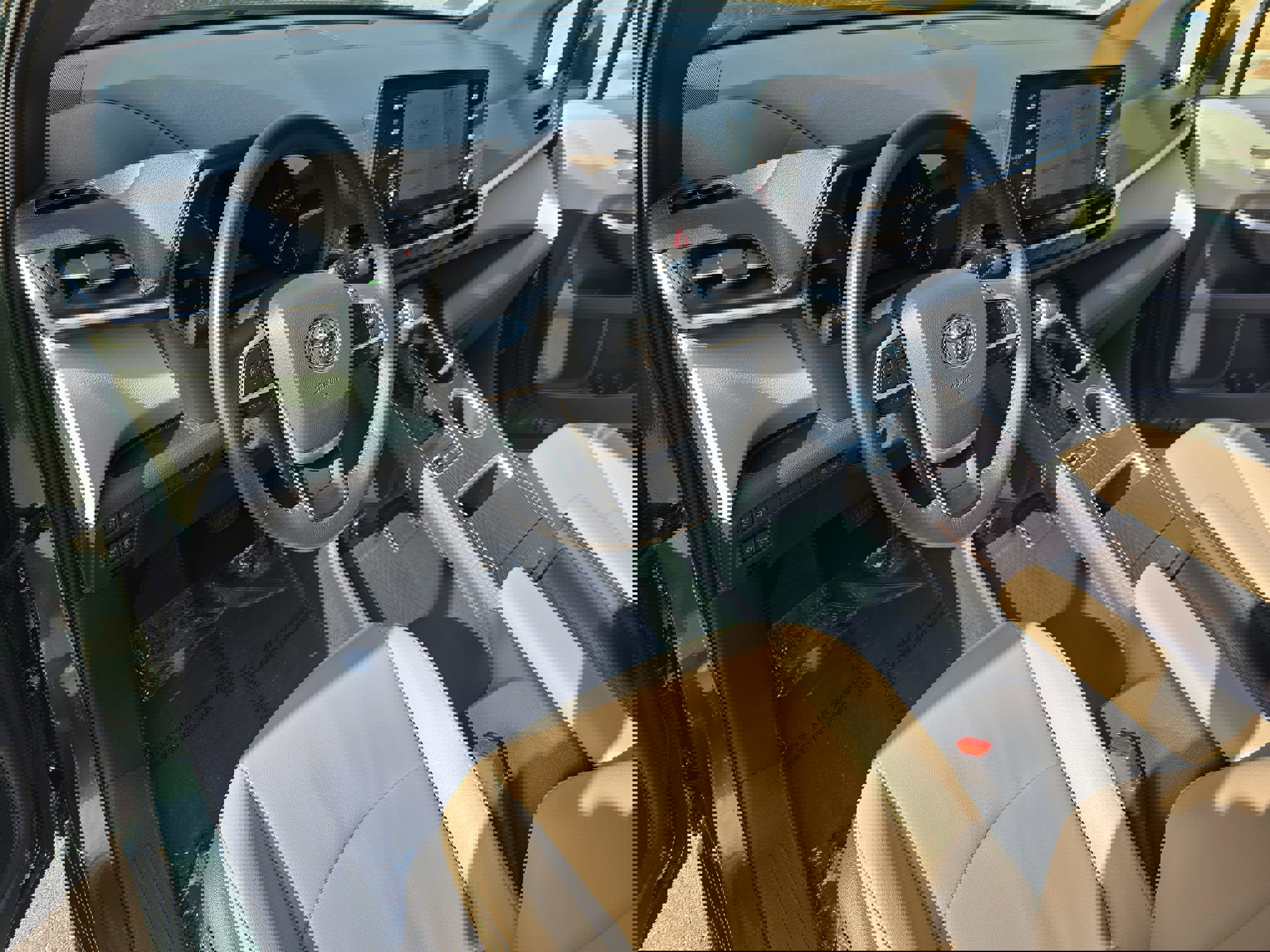 Used 2021 Toyota Sienna XLE image 18