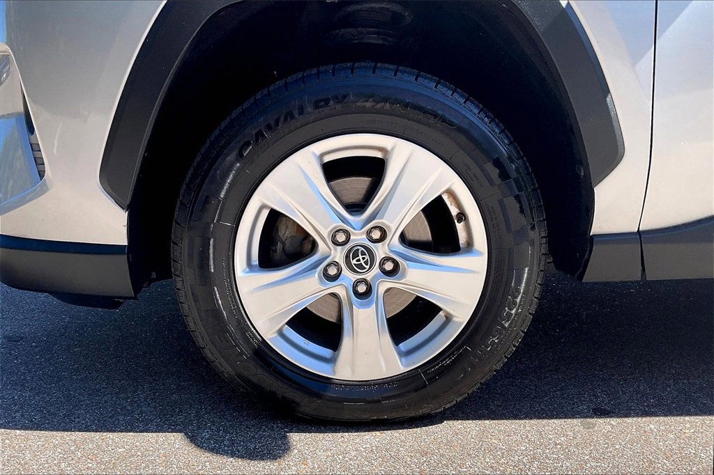 Used 2019 Toyota RAV4 XLE image 8