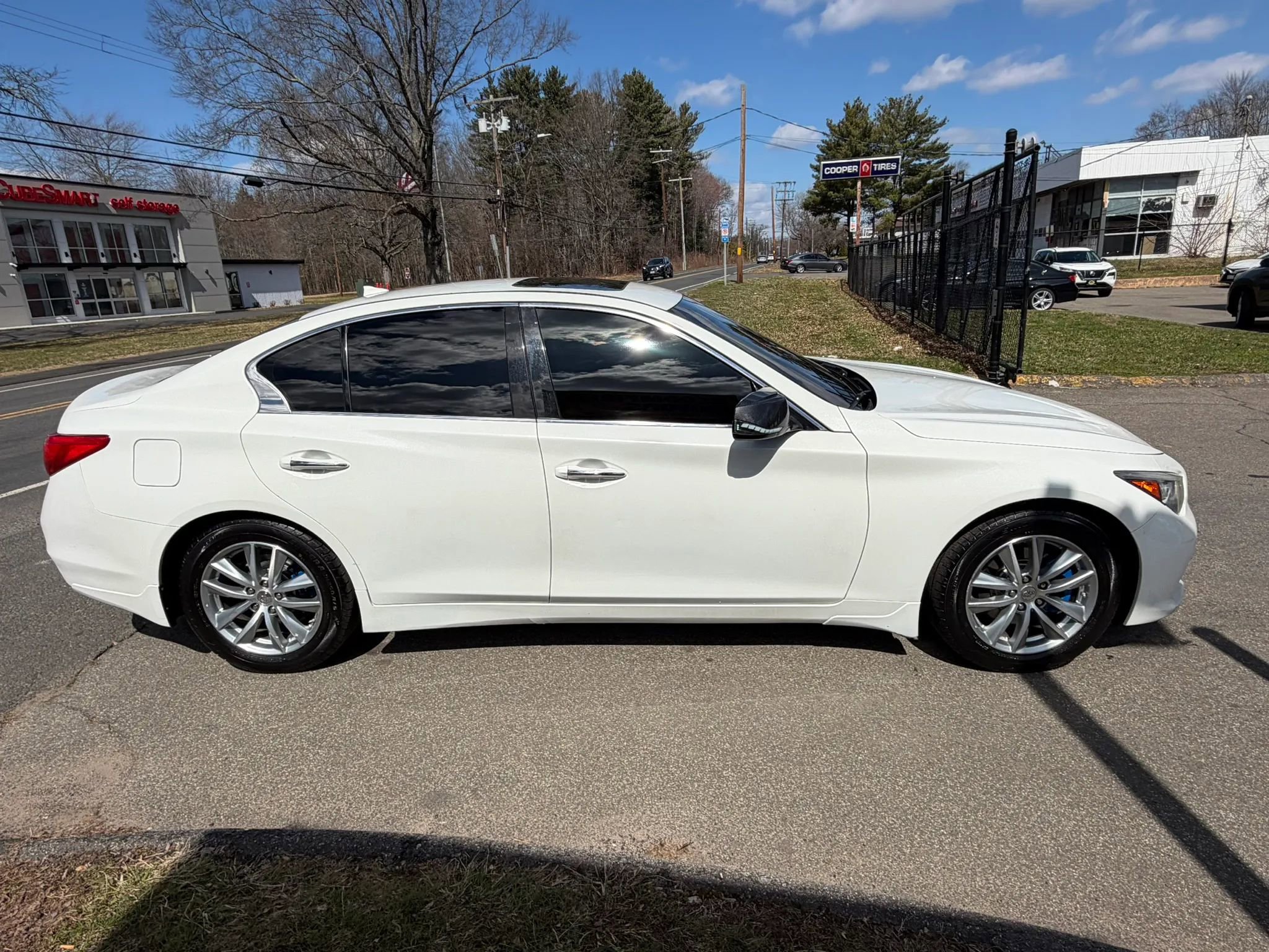 Used 2015 INFINITI Q50 Premium w/ Navigation Package AWD/4WD image 4