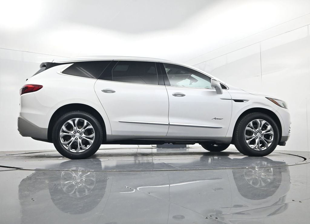 Used 2018 Buick Enclave Avenir FWD image 50