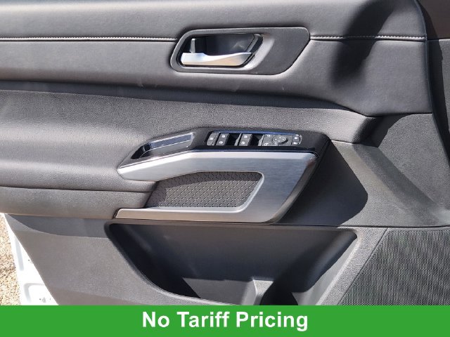 New 2026 Nissan Pathfinder SL FWD image 17