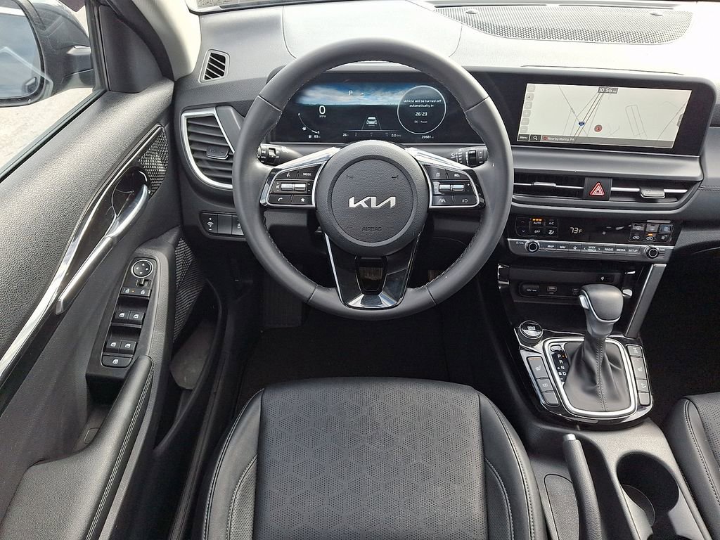 Used 2024 Kia Seltos EX image 2