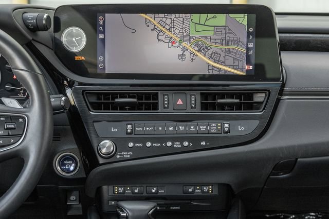 Used 2022 Lexus ES 300h w/ Premium Package image 7