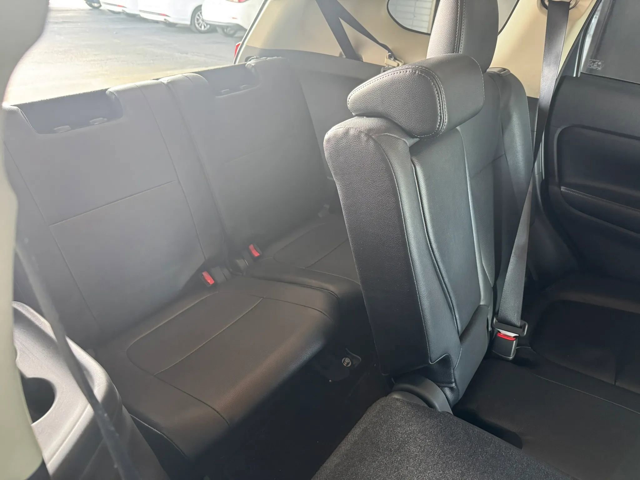 Used 2016 Mitsubishi Outlander SEL AWD/4WD image 17