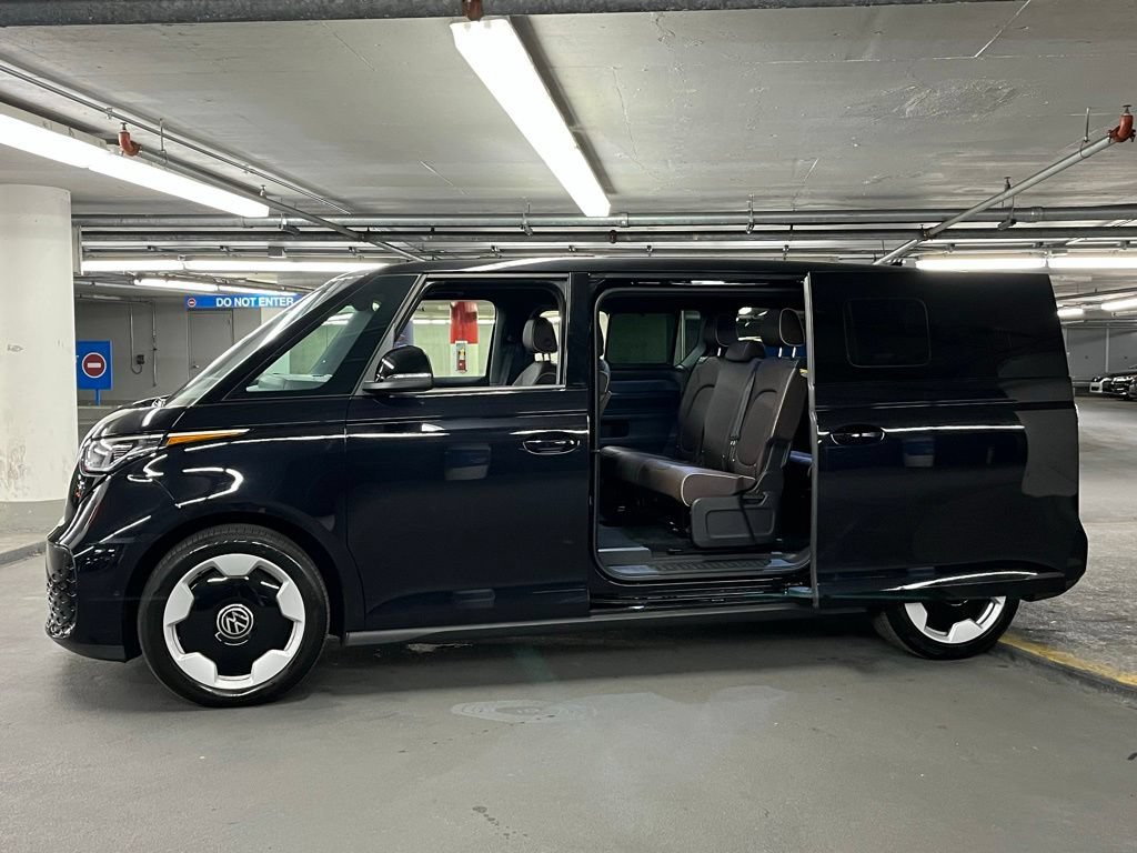 Certified 2025 Volkswagen ID. Buzz Pro S RWD image 43