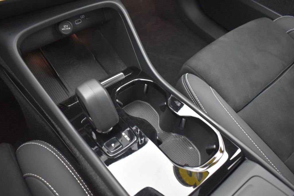 Used 2023 Volvo XC40 Recharge Plus w/ Protection Package Premier AWD/4WD image 20