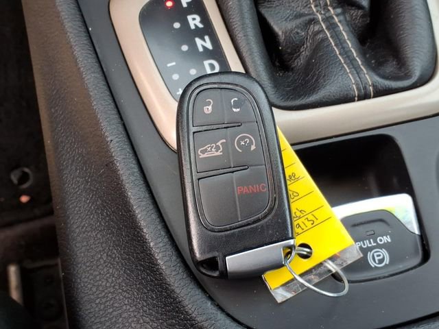 Used 2017 Jeep Cherokee Limited w/ Luxury Group image 25