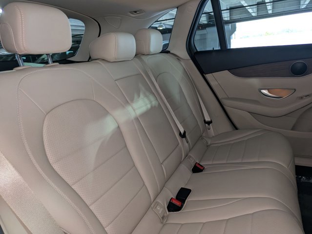 Used 2021 Mercedes-Benz GLC 300 4MATIC image 19