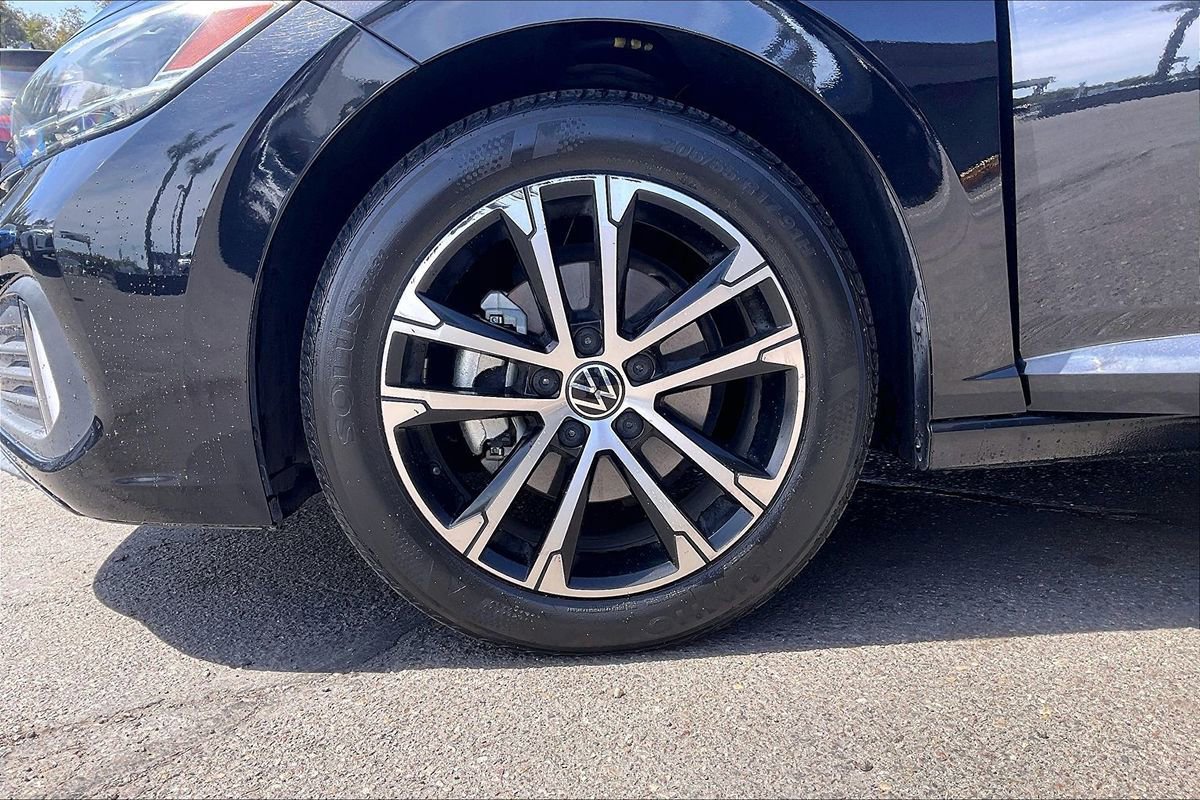 Used 2023 Volkswagen Jetta Sport image 3