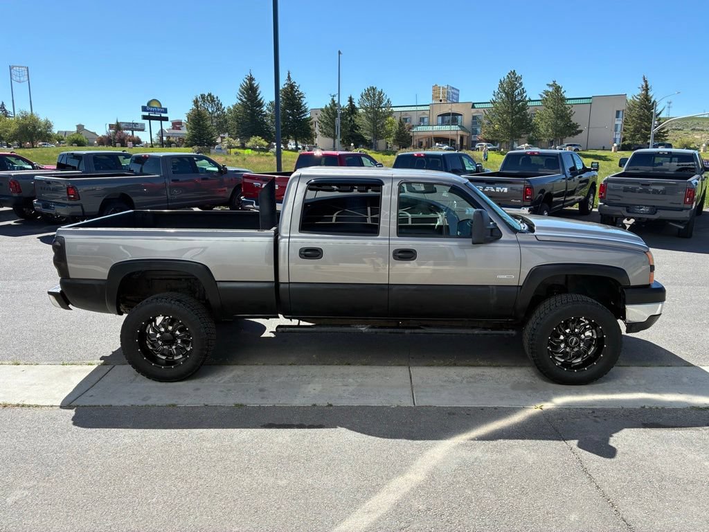 Used 2006 Chevrolet Silverado 2500 LT w/ Heavy-Duty Power Package AWD/4WD image 8