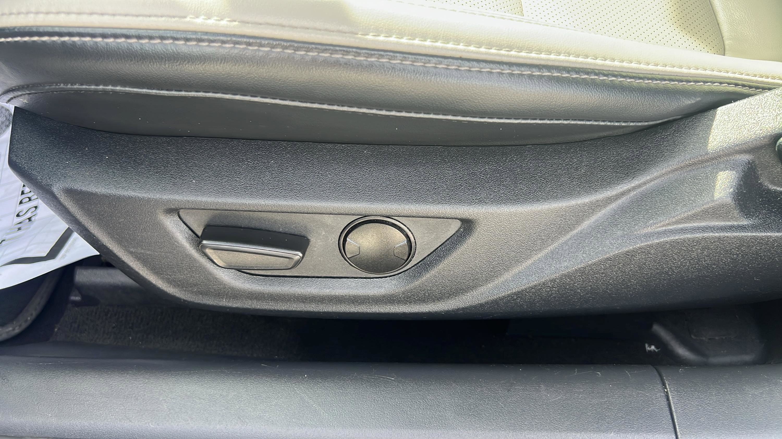 Used 2024 Ford Mustang Premium RWD image 15