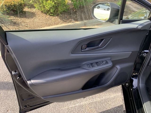 Used 2023 Toyota Prius LE image 17