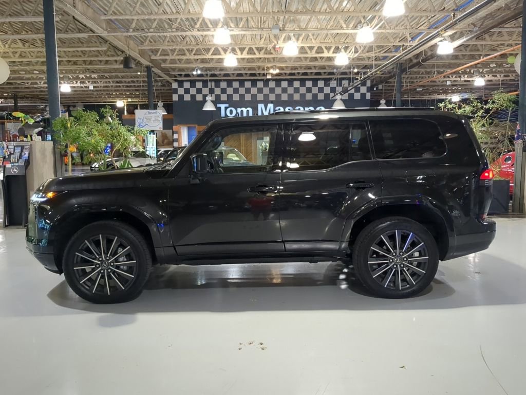 Used 2024 Lexus GX 550 w/ Accessory Package (Z1) AWD/4WD image 12