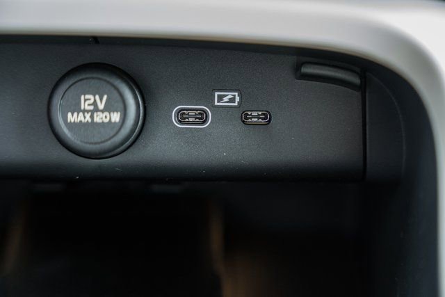 Used 2026 Volvo XC40 B5 Ultra w/ Protection Package Premier image 24