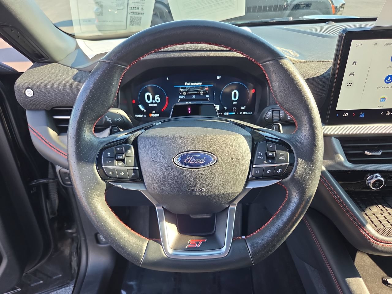 Used 2025 Ford Explorer ST AWD/4WD image 24