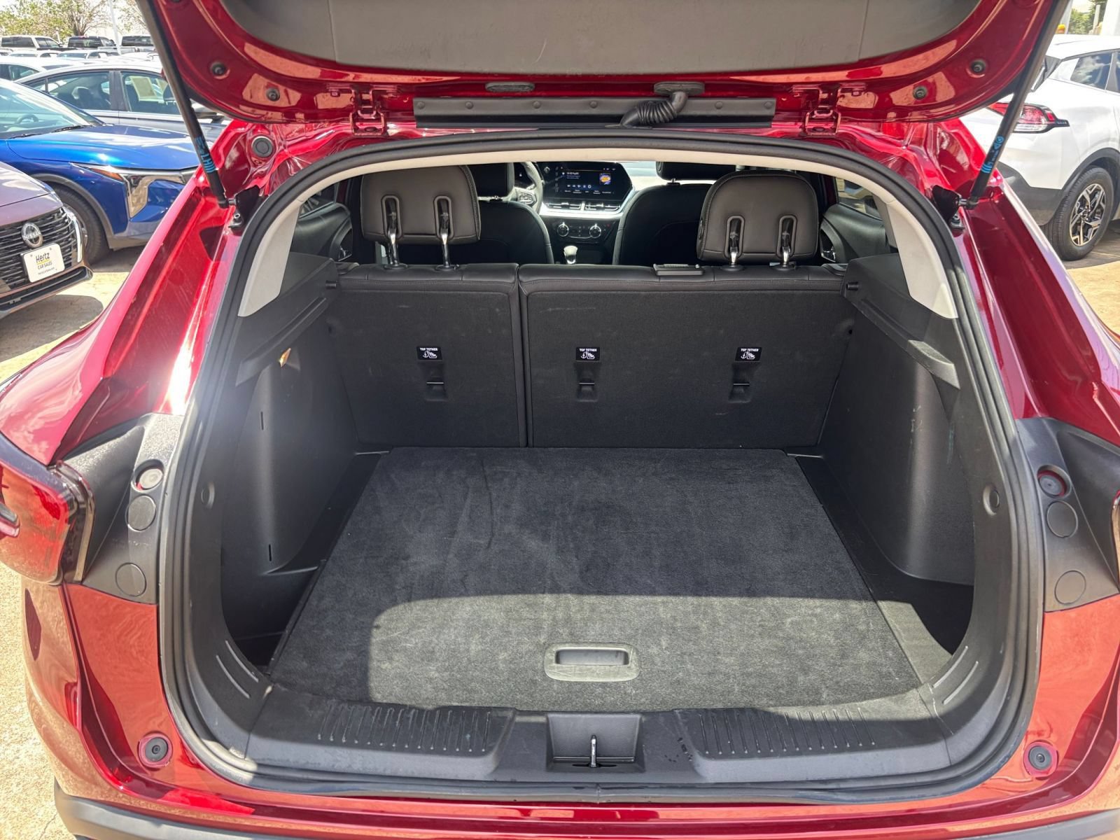 Used 2025 Chevrolet Trax LT FWD image 30