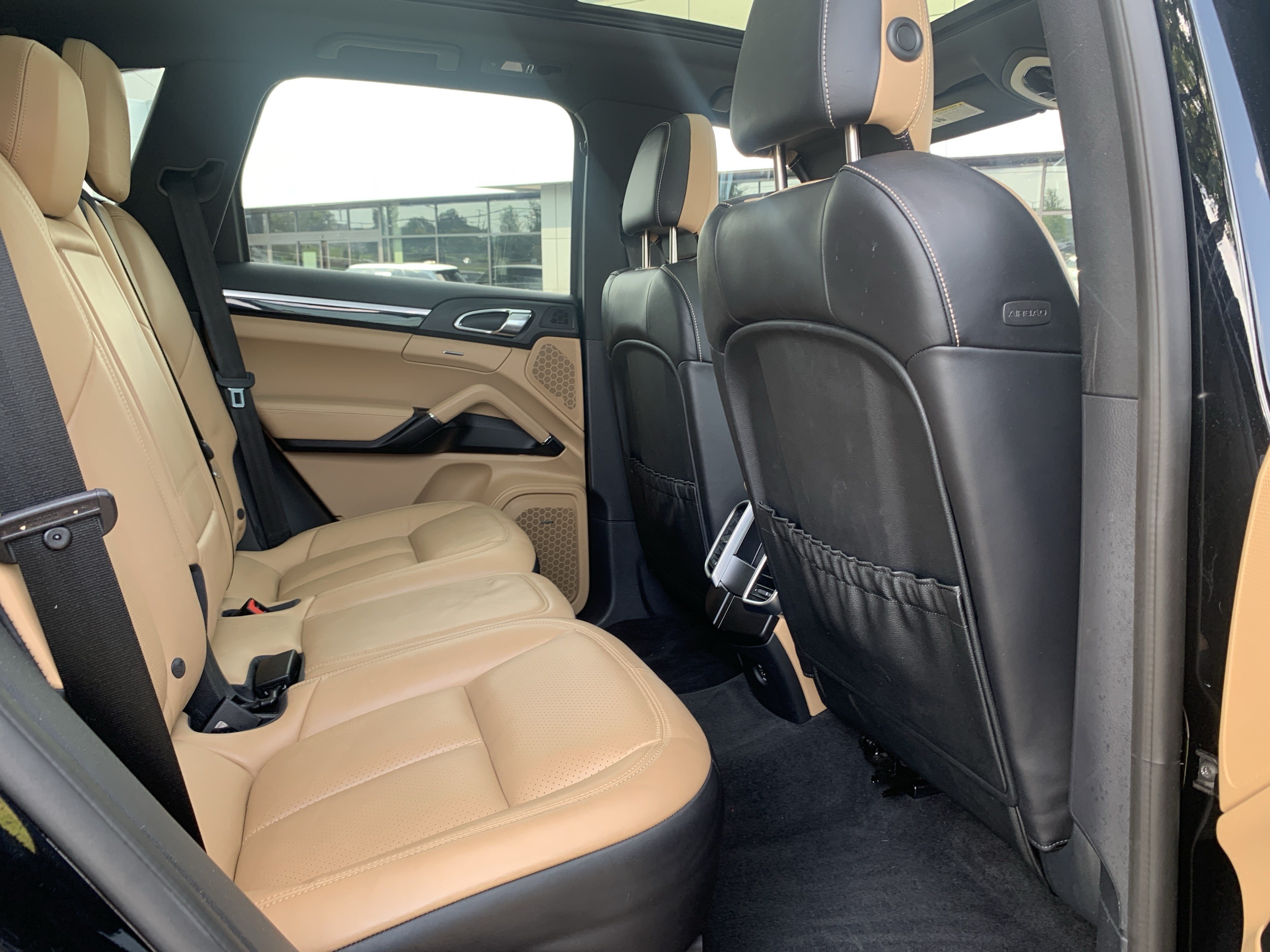 Used 2018 Porsche Cayenne Platinum Edition AWD/4WD image 33
