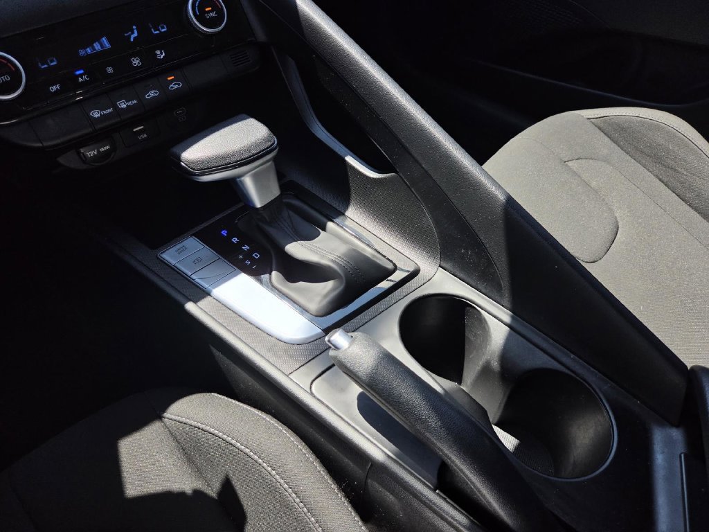 Used 2024 Hyundai Elantra SEL FWD image 25