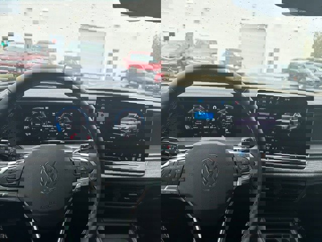 Used 2025 Volkswagen Tiguan S image 22