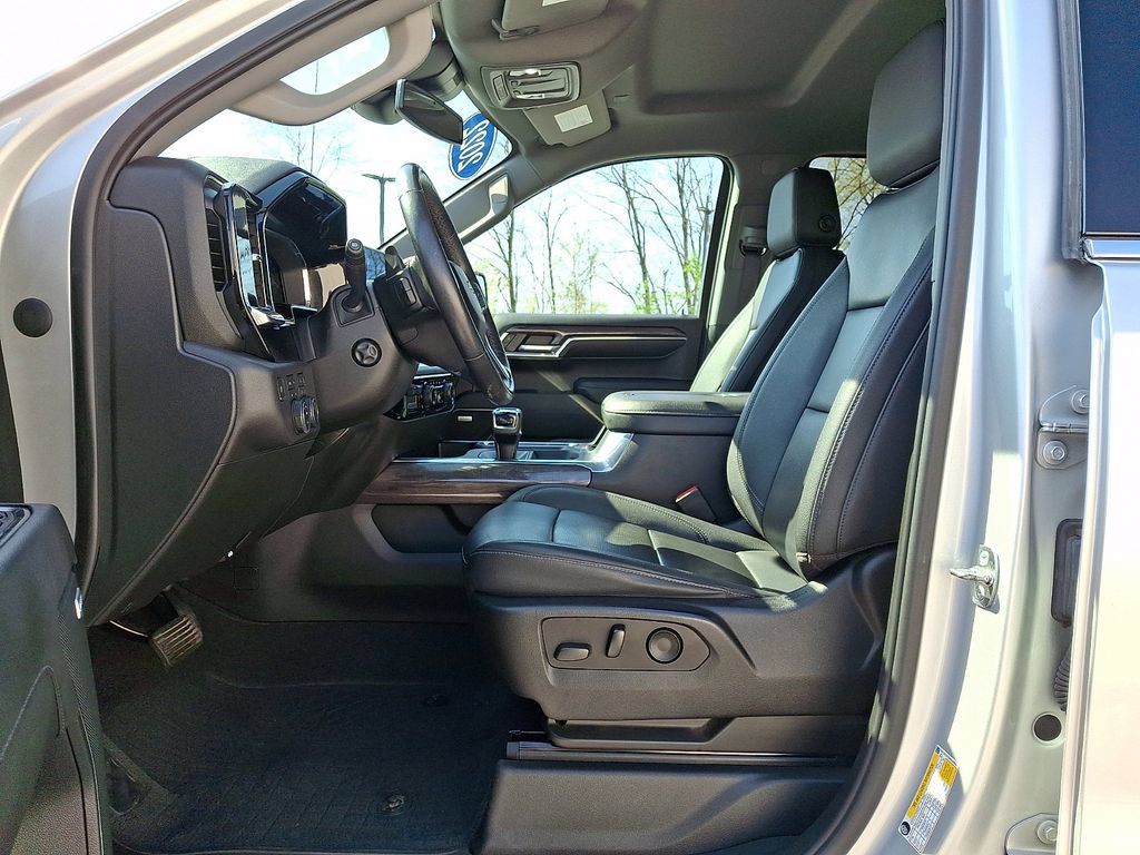 Used 2022 Chevrolet Silverado 1500 LTZ AWD/4WD image 15