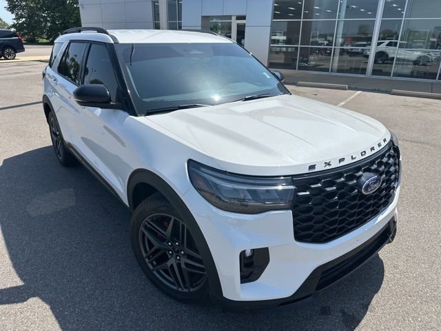 Used 2025 Ford Explorer ST image 6
